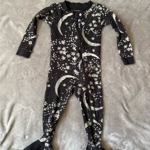 Burt’s Bees cotton pajamas - Lunar Dreams Black and White Kids Footie